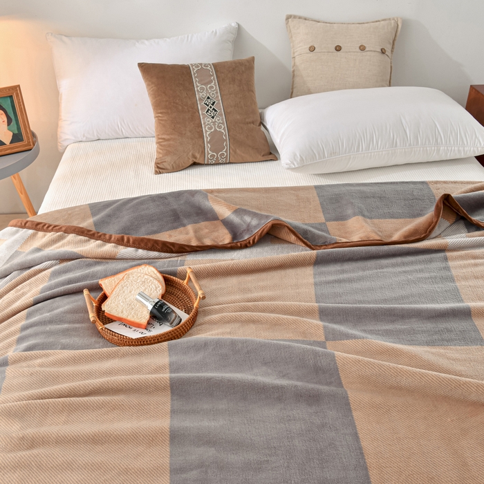 91家纺网 家纺一手货源 找家纺 卡奥家纺 2024新款双层AB版云貂绒毛毯法莱绒休闲盖毯沙发毯空调毯子 里亚-灰