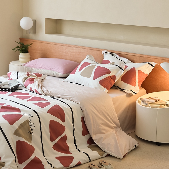 91家纺网 家纺一手货源 找家纺 左右家纺 2024新款全棉生态云棉活性印花四件套 曼塔-红