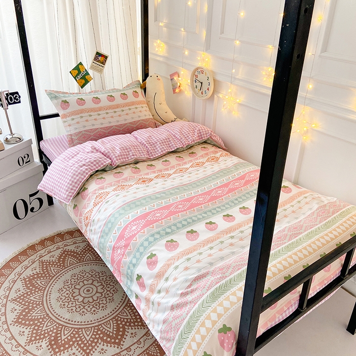 91家纺网 家纺一手货源 找家纺 港岛妹妹 2024新款芦荟棉印花四件套四件套学生床宿舍图 芝芝莓莓