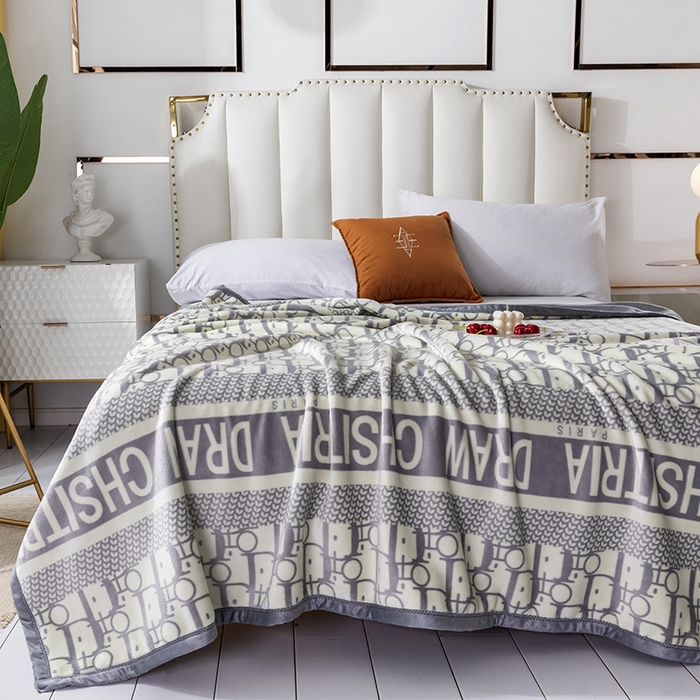 91家纺网 家纺一手货源 找家纺 卡奥家纺 2024新款双层AB版云貂绒毛毯法莱绒休闲盖毯沙发毯空调毯子 迪拉-灰