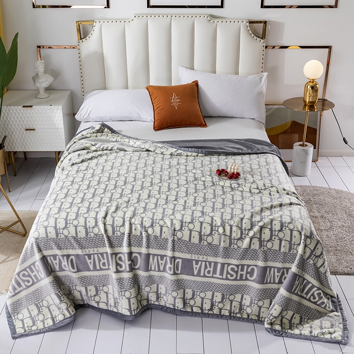 91家纺网 家纺一手货源 找家纺 卡奥家纺 2024新款双层AB版云貂绒毛毯法莱绒休闲盖毯沙发毯空调毯子 迪拉-灰