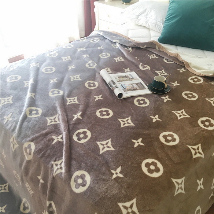 91家纺网 家纺一手货源 找家纺 卡奥家纺 2024新款双层AB版云貂绒毛毯法莱绒休闲盖毯沙发毯空调毯子 多尔瓦