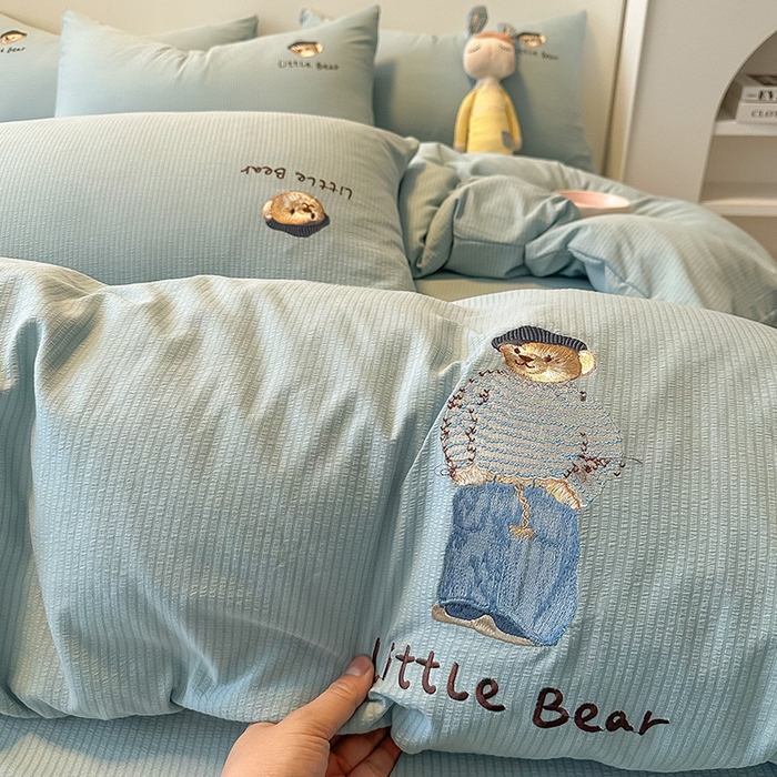 91家纺网 家纺一手货源 找家纺 眠帛家居 2024新款水洗棉提花刺绣四件套-熊先生 熊先生-繁星蓝