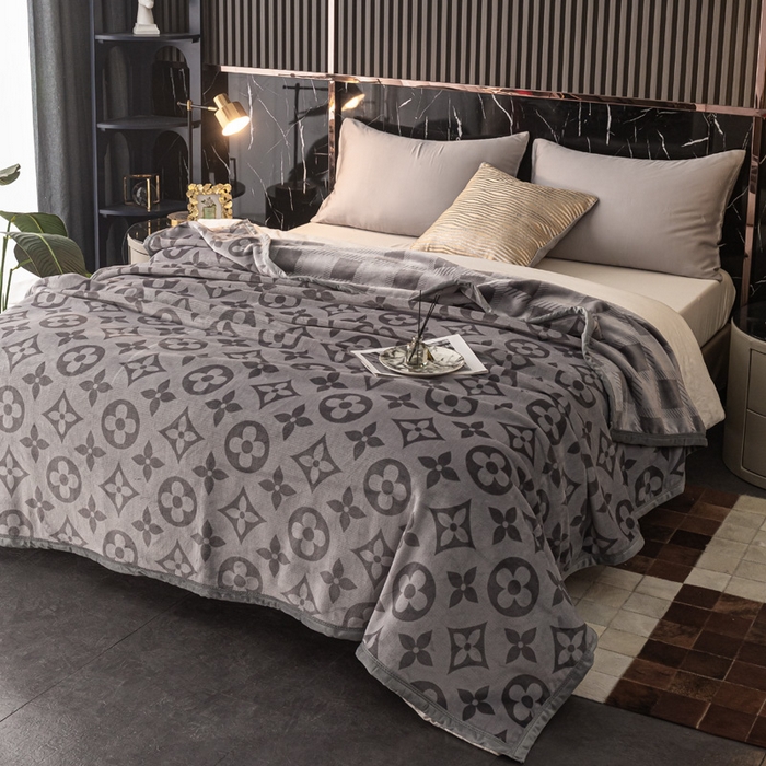 91家纺网 家纺一手货源 找家纺 卡奥家纺 2024新款双层AB版云貂绒毛毯法莱绒休闲盖毯沙发毯空调毯子 星洛-灰