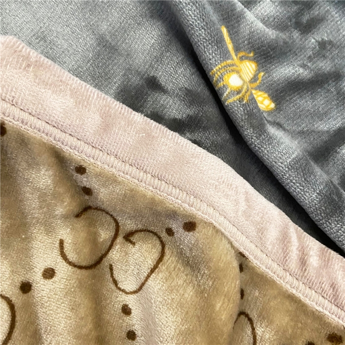 91家纺网 家纺一手货源 找家纺 卡奥家纺 2024新款双层AB版云貂绒毛毯法莱绒休闲盖毯沙发毯空调毯子 圣比得