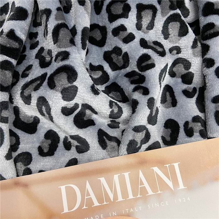 91家纺网 家纺一手货源 找家纺 卡奥家纺 2024新款双层AB版云貂绒毛毯法莱绒休闲盖毯沙发毯空调毯子 豹点