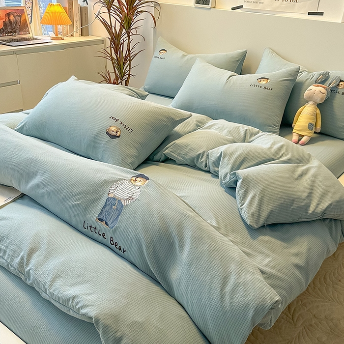 91家纺网 家纺一手货源 找家纺 眠帛家居 2024新款水洗棉提花刺绣四件套-熊先生 熊先生-繁星蓝