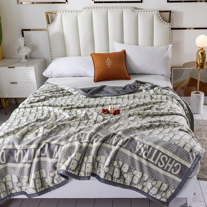 91家纺网 家纺一手货源 找家纺 卡奥家纺 2024新款双层AB版云貂绒毛毯法莱绒休闲盖毯沙发毯空调毯子 迪拉-灰