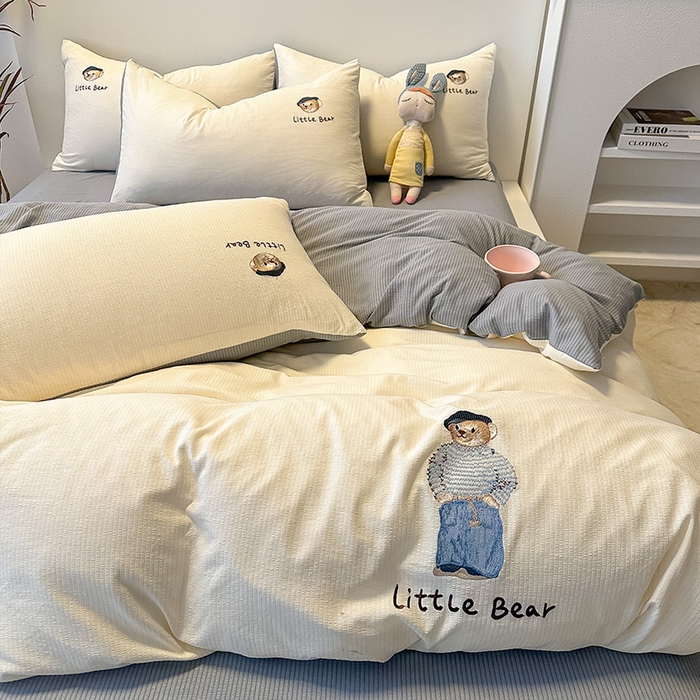 91家纺网 家纺一手货源 找家纺 眠帛家居 2024新款水洗棉提花刺绣四件套-熊先生 熊先生-奶杏