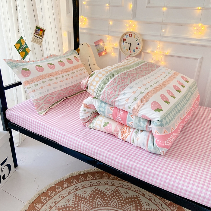 91家纺网 家纺一手货源 找家纺 港岛妹妹 2024新款芦荟棉印花四件套四件套学生床宿舍图 芝芝莓莓