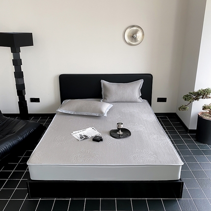 91家纺网 家纺一手货源 找家纺 （总）可恩欣 2025爆款A类抗菌轻奢凉感PE提花软席凉席床笠款条席款