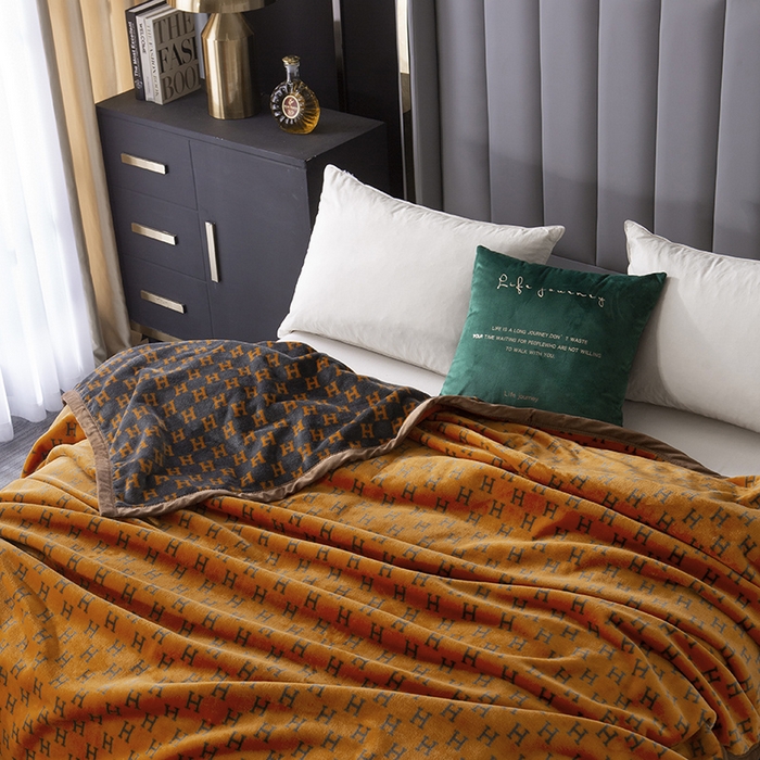 91家纺网 家纺一手货源 找家纺 卡奥家纺 2024新款双层AB版云貂绒毛毯法莱绒休闲盖毯沙发毯空调毯子 禾沐