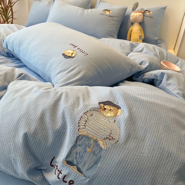 91家纺网 家纺一手货源 找家纺 眠帛家居 2024新款水洗棉提花刺绣四件套-熊先生 熊先生-晴山蓝