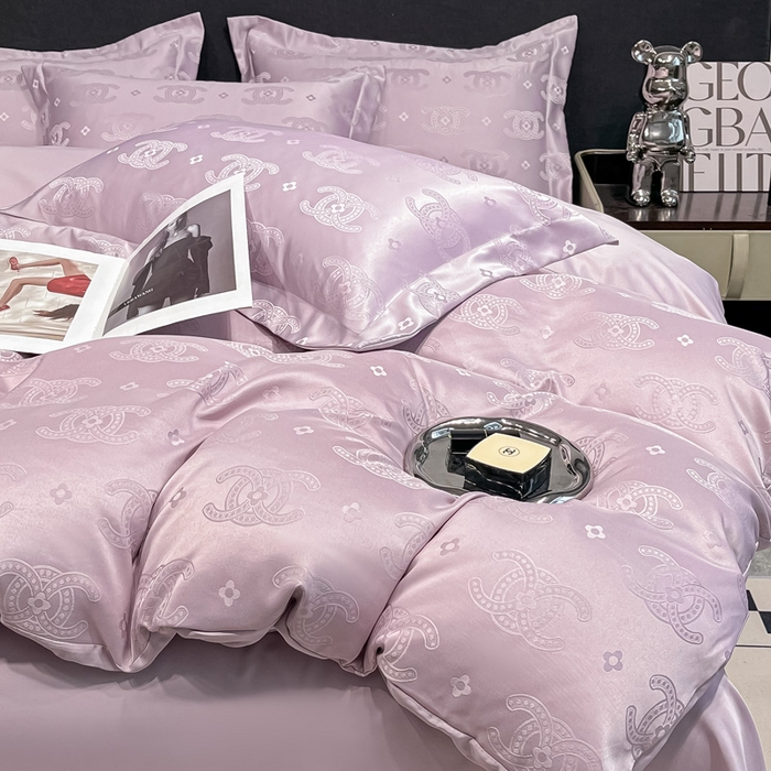 91家纺网 家纺一手货源 找家纺 宅家居 2024新款轻奢高精密贡缎提花臻品真丝四件套 香奈-紫色