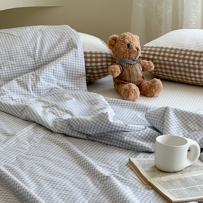 91家纺网 家纺一手货源 找家纺 洋铭区（原狠狠爱） 2024新款贝壳边全棉印花夏被 蓝小格