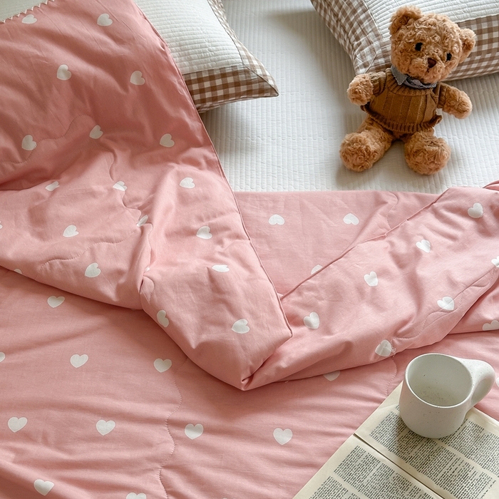 91家纺网 家纺一手货源 找家纺 洋铭区（原狠狠爱） 2024新款贝壳边全棉印花夏被 粉色小心心