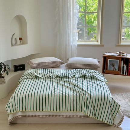 洋铭区（原狠狠爱） 2024新款贝壳边全棉印花夏被 绿小条