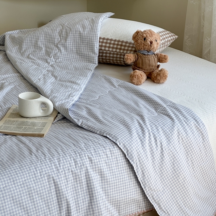 91家纺网 家纺一手货源 找家纺 洋铭区（原狠狠爱） 2024新款贝壳边全棉印花夏被 蓝小格