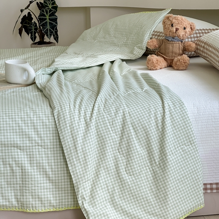 91家纺网 家纺一手货源 找家纺 洋铭区（原狠狠爱） 2024新款贝壳边全棉印花夏被 绿小格