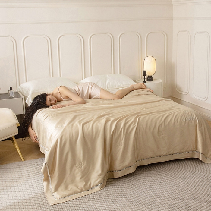 91家纺网 家纺一手货源 找家纺 被靠被 2024新款莫代尔蚕蛹蛋白夏被空调被-悠闲时光 悠闲时光-卡其