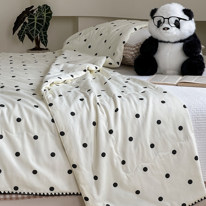 91家纺网 家纺一手货源 找家纺 洋铭区（原狠狠爱） 2024新款贝壳边全棉印花夏被 黑小圆