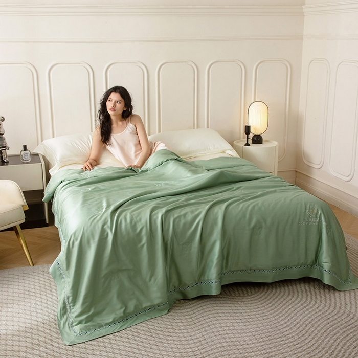 91家纺网 家纺一手货源 找家纺 被靠被 2024新款莫代尔蚕蛹蛋白夏被空调被-悠闲时光 悠闲时光-竹绿