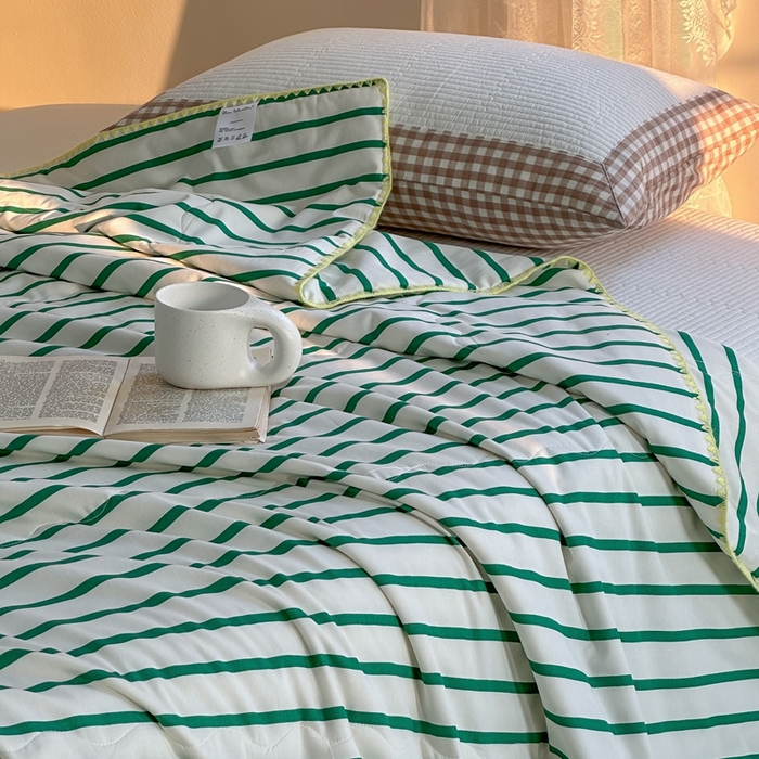 91家纺网 家纺一手货源 找家纺 洋铭区（原狠狠爱） 2024新款贝壳边全棉印花夏被 绿小条