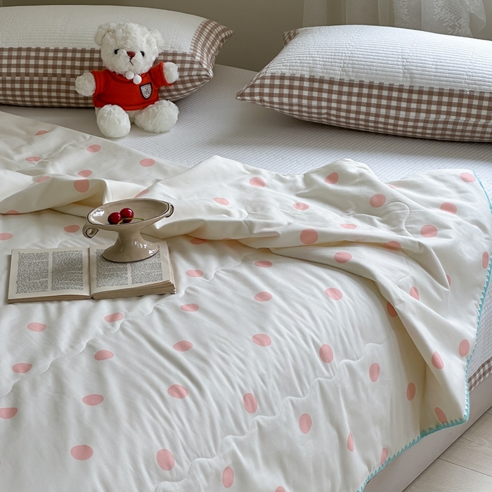 91家纺网 家纺一手货源 找家纺 洋铭区（原狠狠爱） 2024新款贝壳边全棉印花夏被 粉小圆