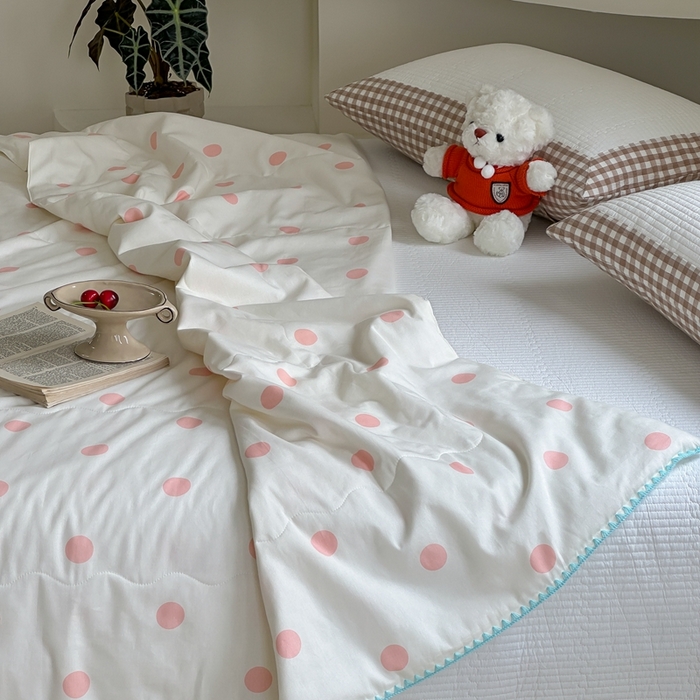 91家纺网 家纺一手货源 找家纺 洋铭区（原狠狠爱） 2024新款贝壳边全棉印花夏被 粉小圆