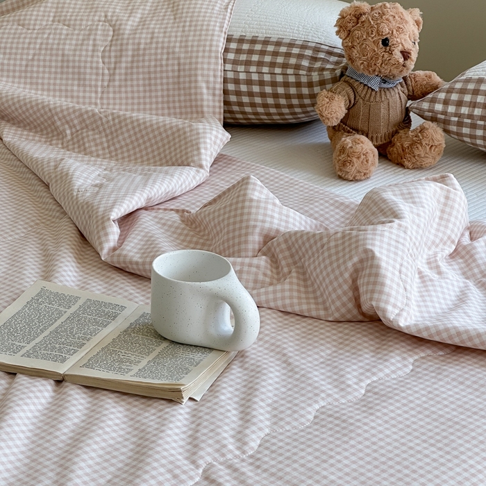 91家纺网 家纺一手货源 找家纺 洋铭区（原狠狠爱） 2024新款贝壳边全棉印花夏被 杏小格