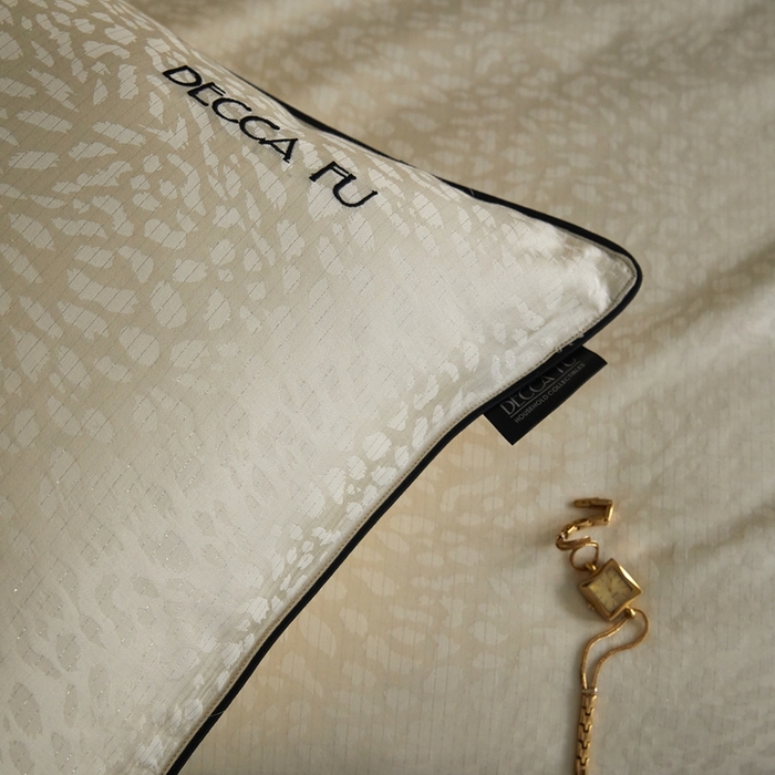 91家纺网 家纺一手货源 找家纺 安莱生活 2024新款60S天丝棉提花四件套三系列（银丝款）--天丝棉铂金简奢款 斯科尔-黄白游