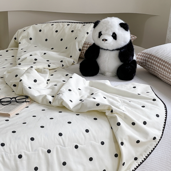 91家纺网 家纺一手货源 找家纺 洋铭区（原狠狠爱） 2024新款贝壳边全棉印花夏被 黑小圆