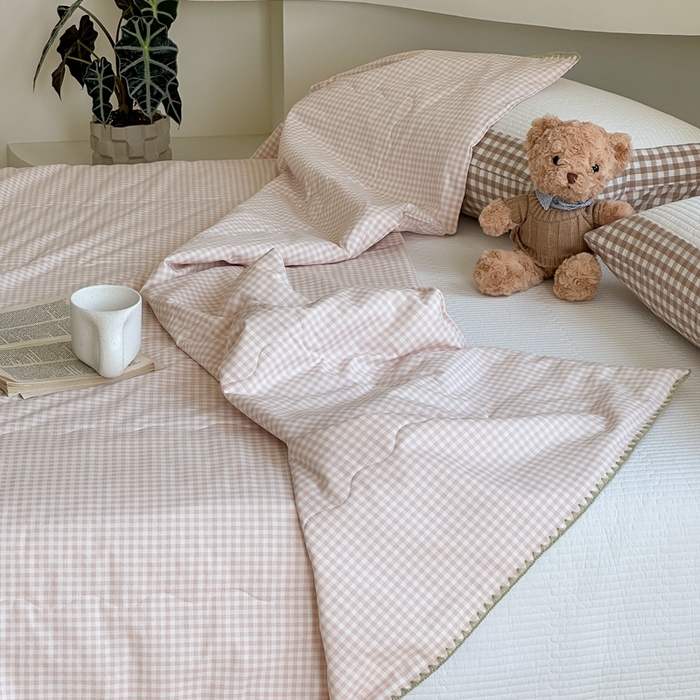 91家纺网 家纺一手货源 找家纺 洋铭区（原狠狠爱） 2024新款贝壳边全棉印花夏被 杏小格