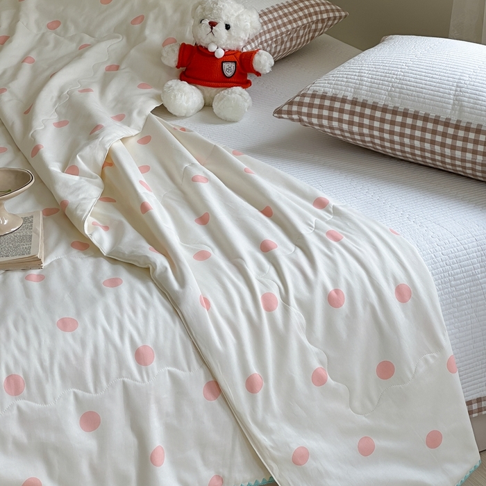 91家纺网 家纺一手货源 找家纺 洋铭区（原狠狠爱） 2024新款贝壳边全棉印花夏被 粉小圆