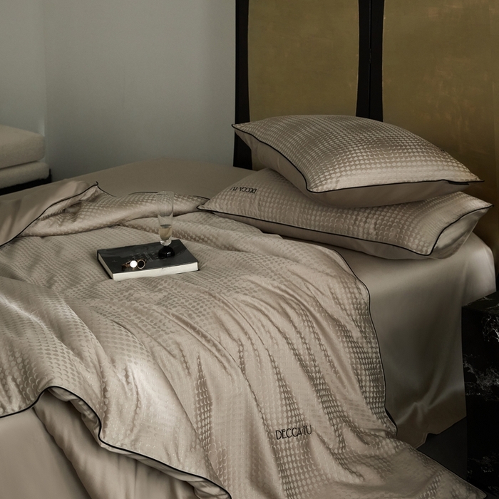 91家纺网 家纺一手货源 找家纺 安莱生活 2024新款60S天丝棉提花四件套三系列（银丝款）--天丝棉铂金简奢款 弦月-京华驼