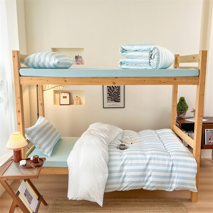 91家纺网 家纺一手货源 找家纺 多品家纺 2024新款水洗棉皱皱纱双层纱学生三件套四件套 糯米蓝条