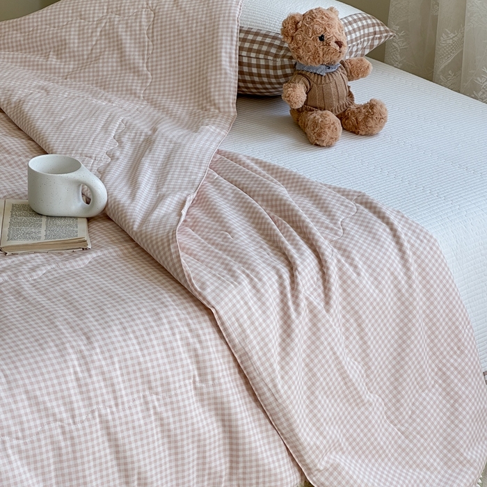 91家纺网 家纺一手货源 找家纺 洋铭区（原狠狠爱） 2024新款贝壳边全棉印花夏被 杏小格