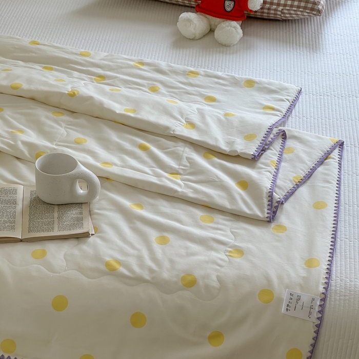 91家纺网 家纺一手货源 找家纺 洋铭区（原狠狠爱） 2024新款贝壳边全棉印花夏被 黄小圆