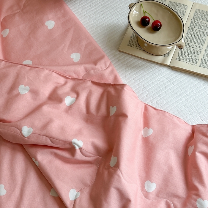 91家纺网 家纺一手货源 找家纺 洋铭区（原狠狠爱） 2024新款贝壳边全棉印花夏被 粉色小心心