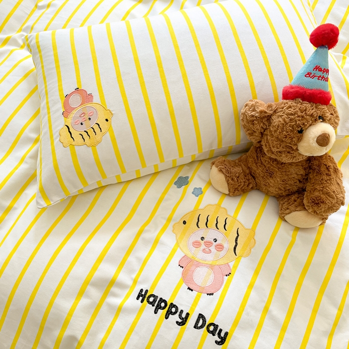 91家纺网 家纺一手货源 找家纺 雅居纺 2024新款全棉绣花老粗布单被套四件套 小海狸黄