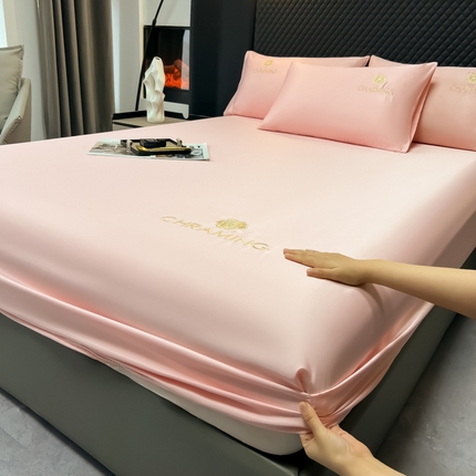 91家纺网 家纺一手货源 找家纺 笠裙家纺 2024新款水洗真丝刺绣床笠系列  柔粉色