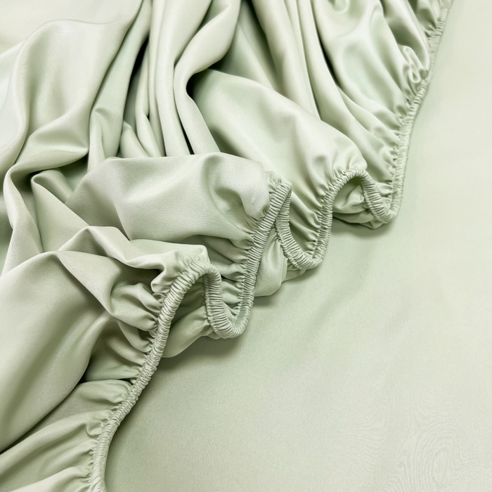 91家纺网 家纺一手货源 找家纺 笠裙家纺 2024新款水洗真丝刺绣床笠系列  浅豆绿