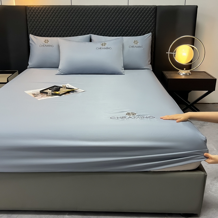 91家纺网 家纺一手货源 找家纺 笠裙家纺 2024新款水洗真丝刺绣床笠系列  绅士蓝