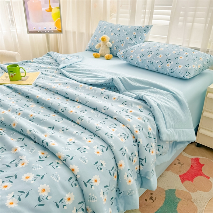 91家纺网 家纺一手货源 找家纺 美梦里 2024新款A类水洗棉棉花夏被 小雏菊蓝