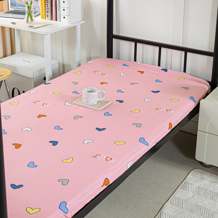 91家纺网 家纺一手货源 找家纺 锦润家纺 2024新款13372床笠床垫套全棉印花三件套怦然心动-粉