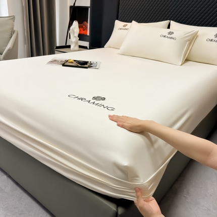 91家纺网 家纺一手货源 找家纺 笠裙家纺 2024新款水洗真丝刺绣床笠系列  奶茶白