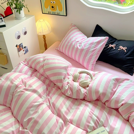 91家纺网 家纺一手货源 找家纺 阿曼达 2024新款ins博主风奶fufu软fufu水洗m法式奶油风氛围感波点条纹格子四件套 奶fu-条纹粉