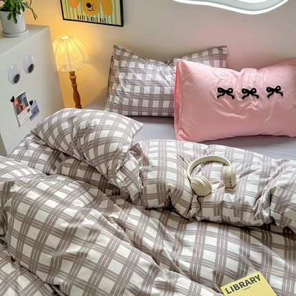 91家纺网 家纺一手货源 找家纺 （总）阿曼达 2024新款ins博主风奶fufu软fufu水洗m法式奶油风氛围感波点条纹格子四件套