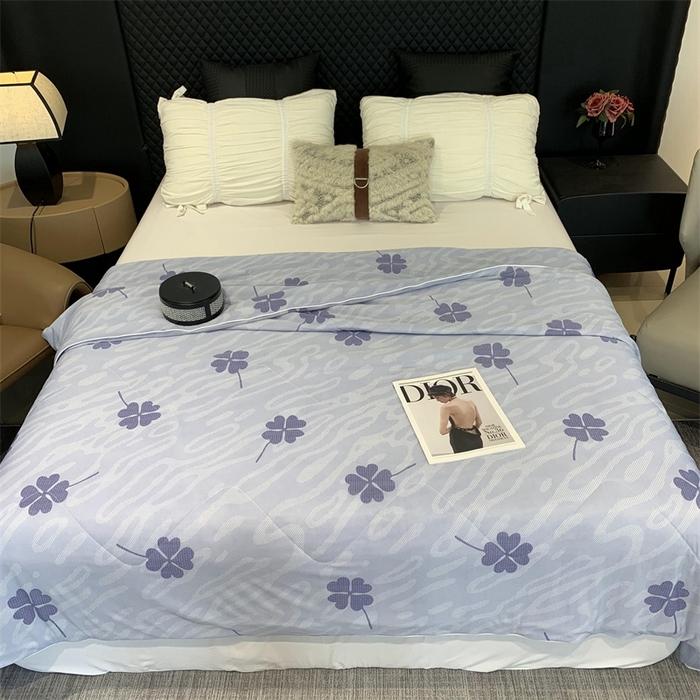 91家纺网 家纺一手货源 找家纺 奈萝家纺 2024新款A类凉感丝小凉皮夏被可机洗夏被新品空调被四叶草