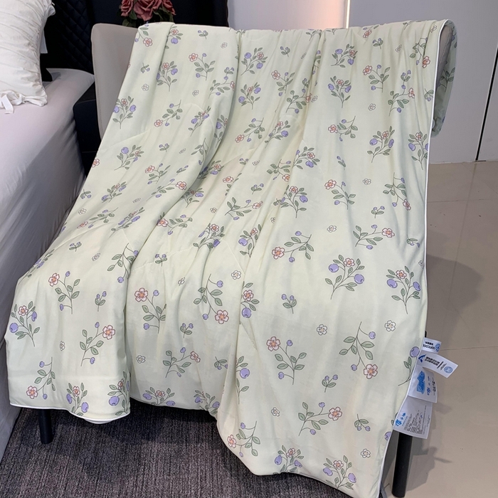 91家纺网 家纺一手货源 找家纺 奈萝家纺 2024新款A类凉感丝小凉皮夏被可机洗夏被新品空调被蓝莓多多